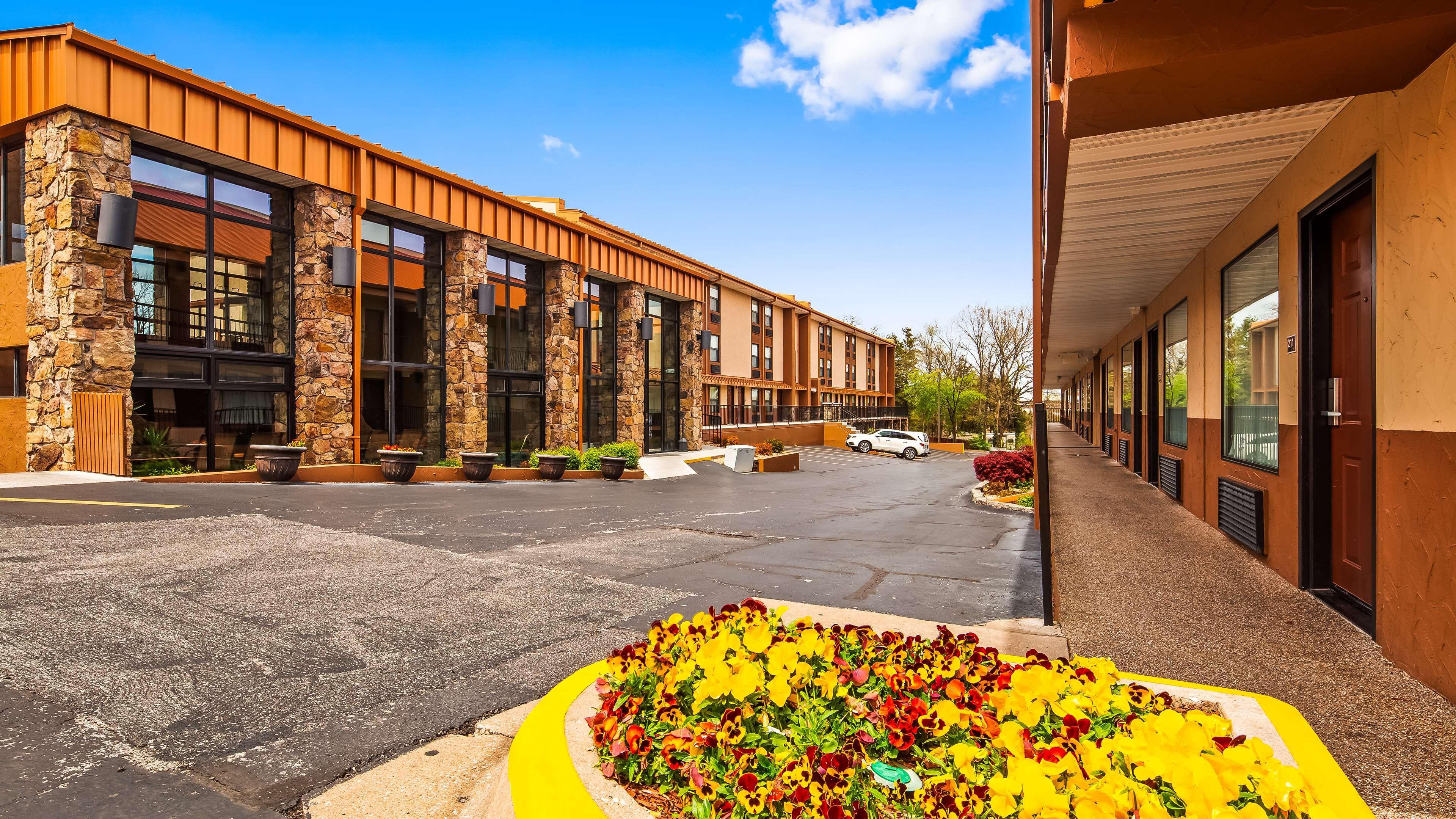 Best Western Center Pointe Inn Брэнсон Экстерьер фото